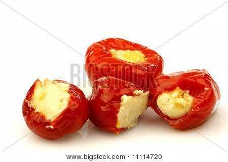 พริกแดงหวานเล็กน้อยเต็มไป ด้วยชีส