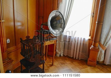 Interior living room (boudoir) Empress in the Livadia Palace, Crimea.