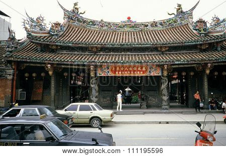 Dalongdong Baoan Temple