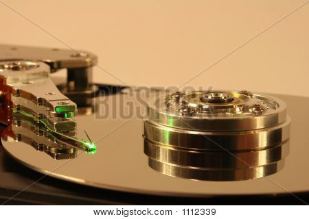 ハード ディスクの緑色レーザー光