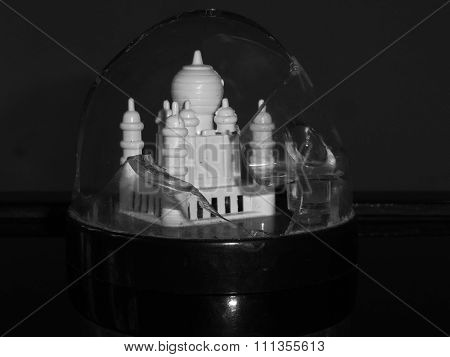 An Old Broken Taj Mahal Statue Gift