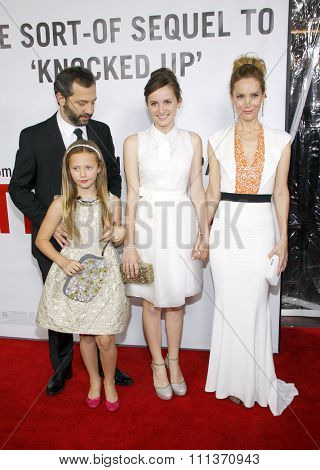 Judd Apatow, Maude Apatow, Iris Apatow and Leslie Mann at the Los Angeles premiere of 