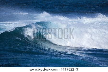 Breaking Waves Natural Background