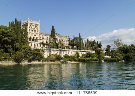 A Romantic Island On Lake Garda
