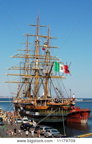 Amerigo Vespucci żaglowiec