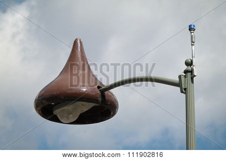 Street Lights Shaped Like Chocolate Kisses  In Herhsey Pa