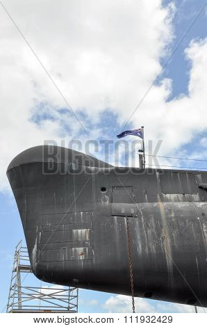 HMAS OVENS Bow with Australian Flag: Fremantle, Western Australia
