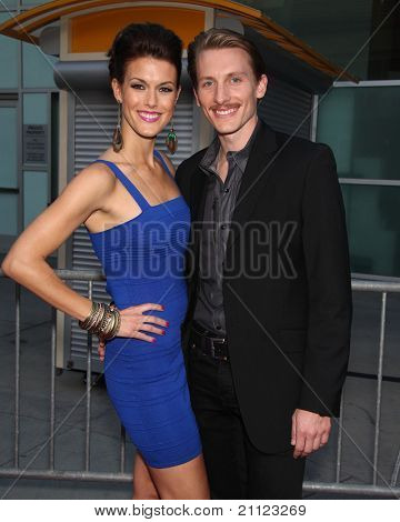 LOS ANGELES - 11 maja: James Hebert & Abigail przybywa do Los Angeles premiera 
