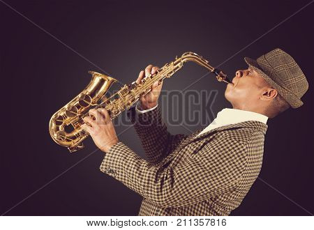 Play man playing sax saxophone entertainment background