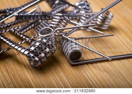 Close Up Twisted Coils For E Cig Or Electronic Cigarette For Vape Devices, Rda Prebuild Coil Clapton