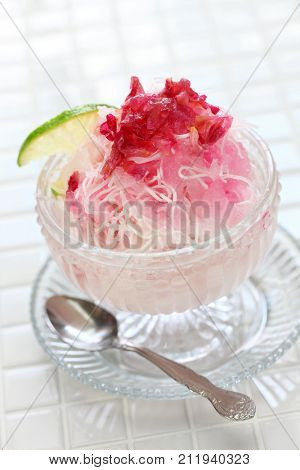 homemade faloodeh, traditinal iranian cold dessert