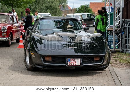 Paaren Im Glien, Germany - June 08, 2019: Sports Car Chevrolet Corvette (c3) Stingray Coupe. Die Old