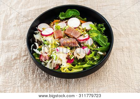 Tuna fume of rice cook radish and white chou