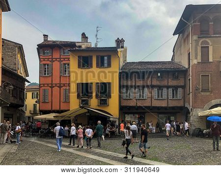 Como, Italy - May, 2018: People On A Cozy Streets Of Como City