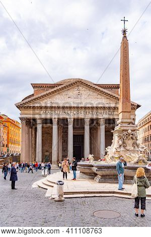 Rome, Italy - May 05, 2019: Pantheon And Fontana Del Pantheon With Monumental Obelisk On Piazza Dell