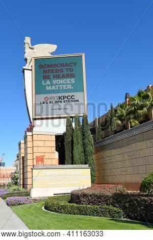 COMMERCE, CALIFORNIA - 26 FEB 2020: Citadel Outlet Mall exterior signage. Los Angeles only outlet shopping center, with over 130 top name brand stores and restaurants.