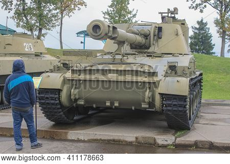 Minsk, Belaraus - October 2, 2012: 152-mm Self-propelled Howitzer 2s3 Acacia In The Belarusian Museu