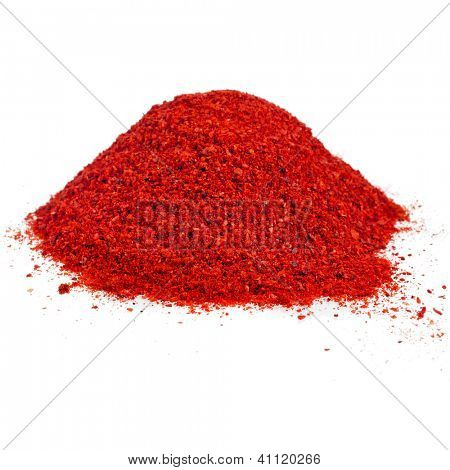 kasa maahan jauhe paprika eristetty valkoisella taustalla