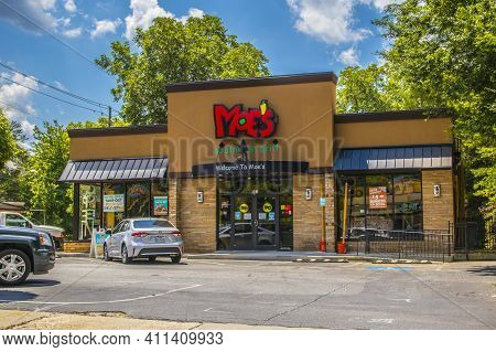 Atlanta, Ga / Usa - 07 15 20: Moes Entrance And Sign