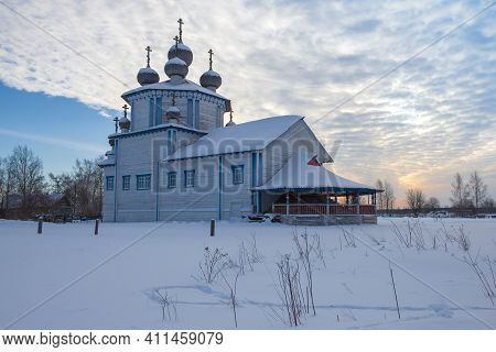Old Epiphany Church In Stoletovskaya (lyadiny) Village On A Cloudy February Morning. Arkhangelsk Obl