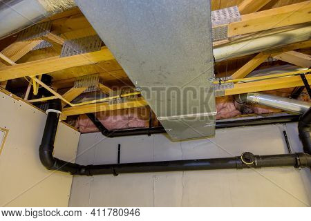 Framed Home Installation Of Air Conditioner And Heating Ductwork In Ceiling A New Home Hvac