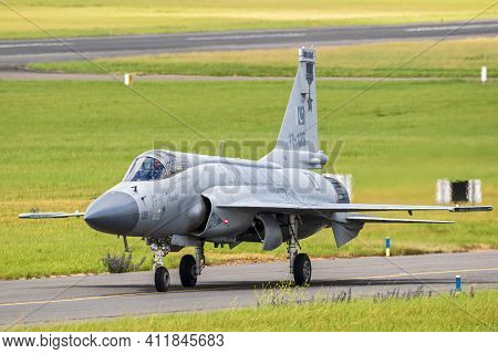 Pakistan Air Force Pac Jf-17 Thunder Fighter Jet Aircraft Taxiing To The Runway At The Paris Air Sho