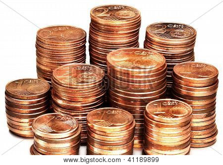 Una pila de monedas de céntimo de Euro en blanco