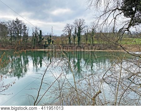Flach Lake Or Flachsee In The Natural Protection Zone Aargau Reuss River Plain (naturschutzzone Aarg