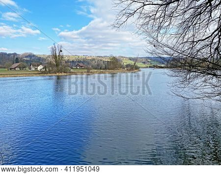 Flach Lake Or Flachsee In The Natural Protection Zone Aargau Reuss River Plain (naturschutzzone Aarg