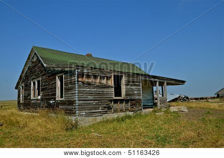 abandoned prairie house