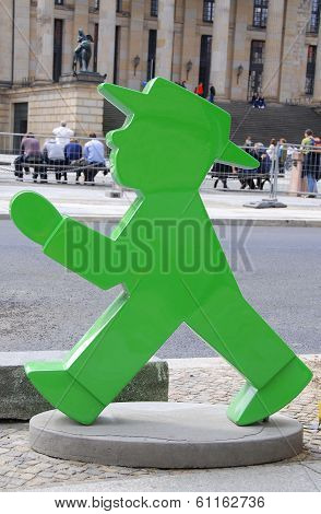 little traffic light man