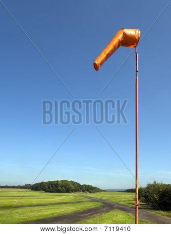 Wiatr skarpety w małych prowincjonalnych airfield