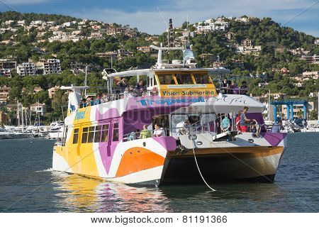 Glass Bottom Boat In Puerto Andratx