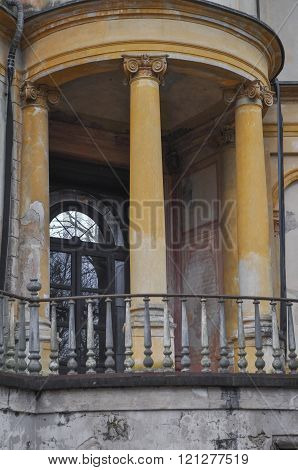 La Bizzarria Building In Venaria