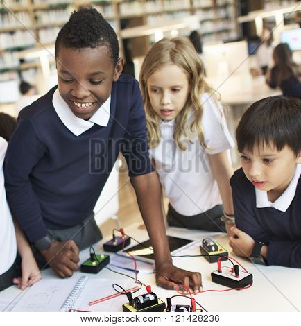 Electronic Experiment Observation Physics Study Concept