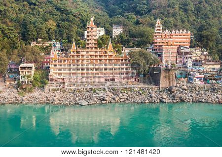 Trayambakeshwar Temple, Rishikesh