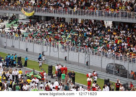 Sepang, Malesia - 23 novembre: partenza griglia e fan le gare del campionato mondiale A1 GP tenuto