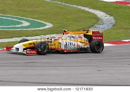 กัวลาลัมเปอร์ มาเลเซีย - 4 เมษายน: ING เรโนลต์ F1 ทีม Fernando Alonso ทำปฏิบัติงานที่ P F1 2009