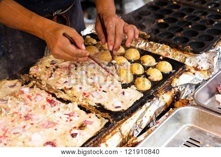 Cooking of tako yaki