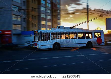 A trolleybus on the street. Motion trolleybus