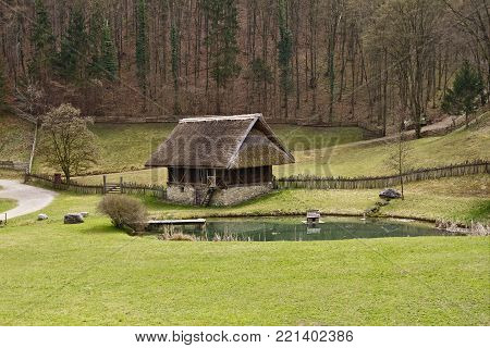 Open-Air Museum Stuebing: Barn and byre with straw-thatched roof from Voran (South Tyrol)