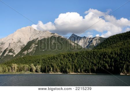 Rocky Mountains og søen