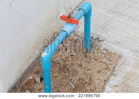 close up of temporary water pipe meter