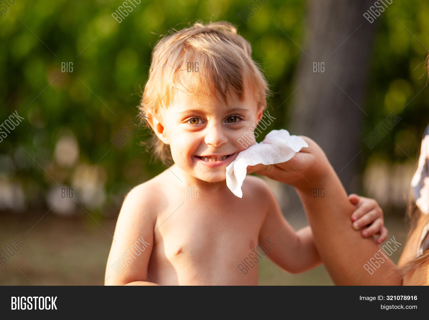 wipes to clean baby hands