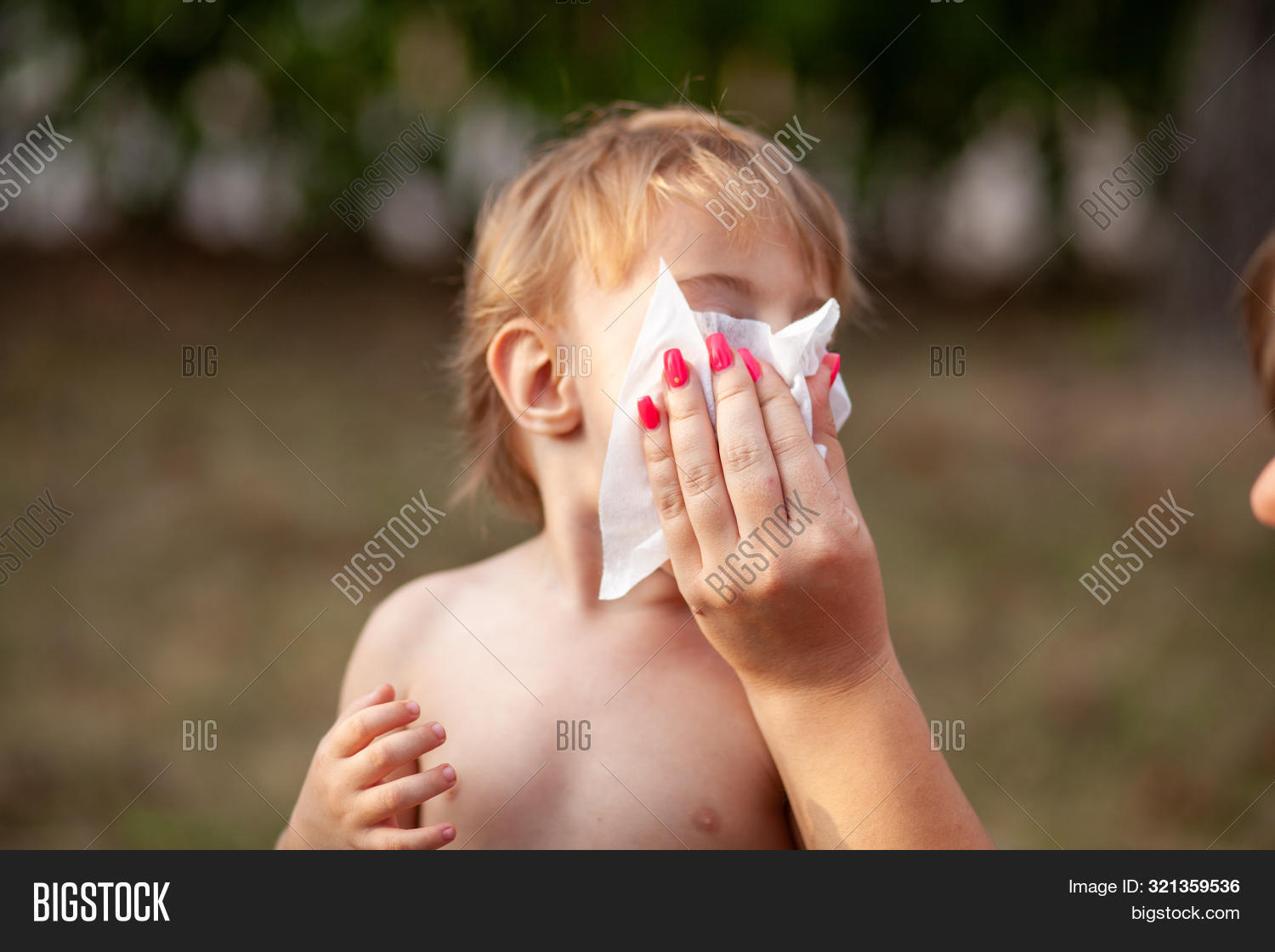 Cleaning Baby Face And Skin With Wet Wipes Stock Image, 54 OFF