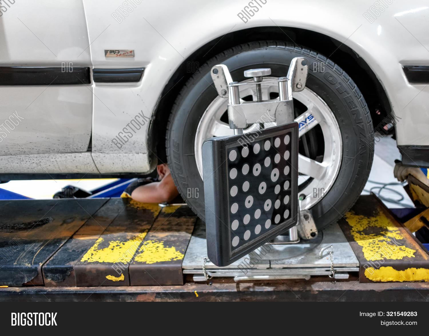 Bquik Auto Mechanic Image & Photo (Free Trial) Bigstock