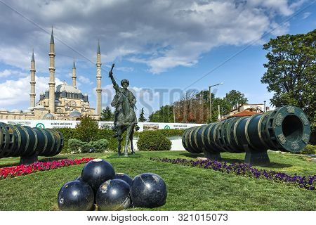 Edirne, Turkey - May 26, 2018: Selimiye Mosque And Monument Of Ottoman Sultan Mehmed Ii (mehmed The 