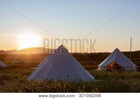 Glamping On The Pacific Coast