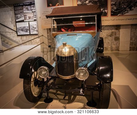 Old Unique Models Vintage Cars