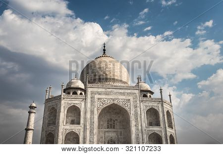 Tajmahal Image With Blue Sky Background Image Taken At Agra Uttar Pradesh India. It Is One Of The Se